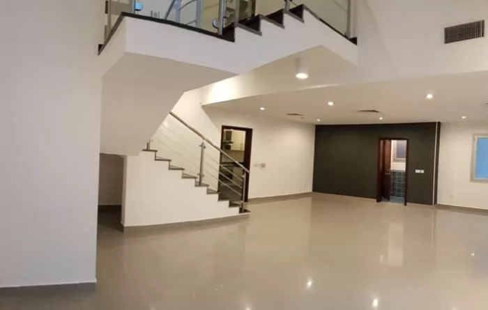 Жилой Готовая недвижимость 4+комнаты для горничных Н/Ф Дуплекс  в аренду в Кувейт #39335 - 1  image 