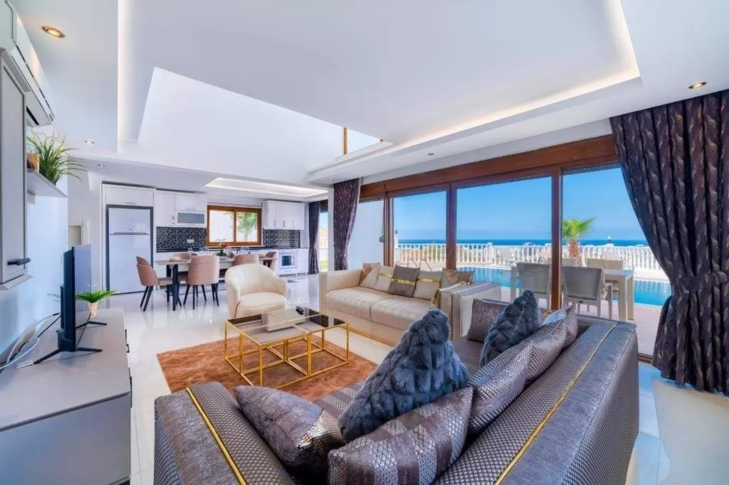 Résidentiel Propriété prête 5 chambres F / F Villa autonome  à vendre au Al-Manamah #39541 - 1  image 