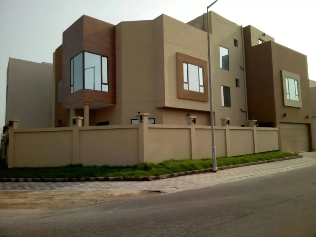 Résidentiel Propriété prête 5 + femme de chambre U / f Villa autonome  à vendre au Kafr-Ibrahim , Desouk , Kafr-El-Sheikh-Governorate #40718 - 1  image 