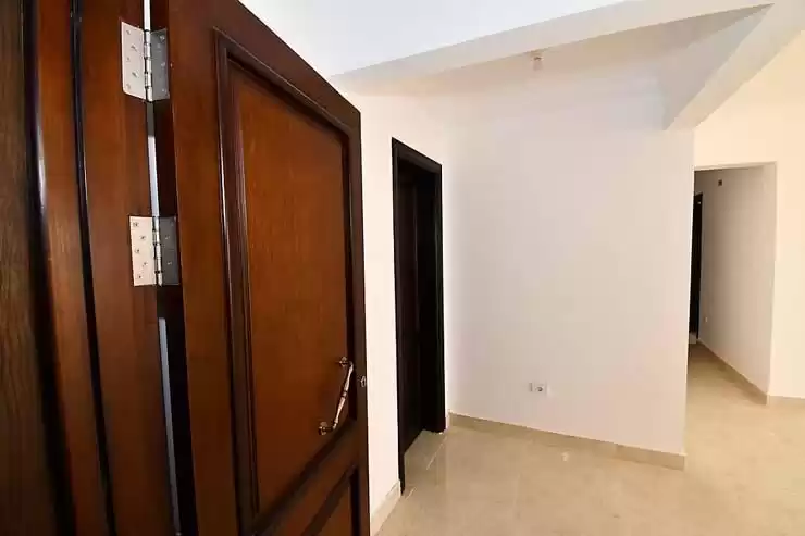 Residencial Listo Propiedad 2 dormitorios S / F Apartamento  venta en El-Cairo , Gobernación-de-El-Cairo #41667 - 1  image 