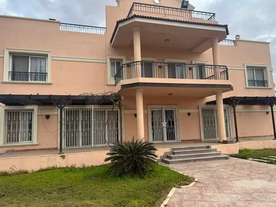 Residential Ready Property 5 Bedrooms U/F Standalone Villa  for sale in Cairo , Cairo-Governorate #42269 - 1  image 