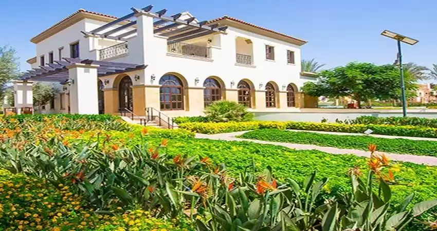 Résidentiel Propriété prête 4 + femme de chambre U / f Villa autonome  à vendre au Le-Caire , Gouvernorat-du-Caire #42344 - 1  image 