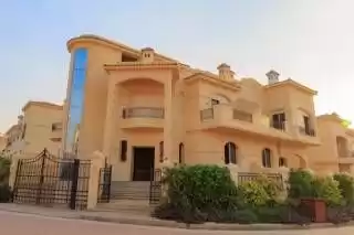 Residential Ready Property 4+maid Bedrooms U/F Standalone Villa  for sale in Cairo , Cairo-Governorate #42348 - 1  image 