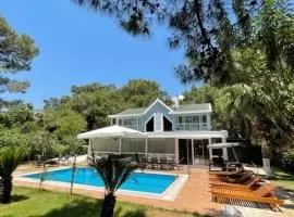 Wohn Klaar eigendom 4 Schlafzimmer F/F Alleinstehende Villa  zu vermieten in Antalya #42563 - 1  image 
