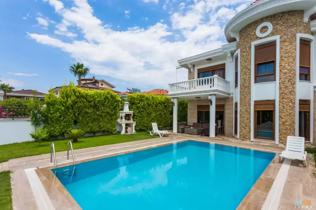 Reklam Hazır Mülk S/F Müstakil Villa  kiralık içinde Antalya #43163 - 1  image 