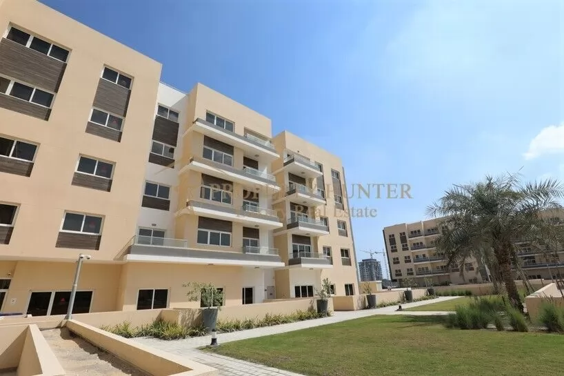 Residential Developed 3+maid Bedrooms U/F Apartment  for sale in Lusail , Doha-Qatar #45128 - 1  image 