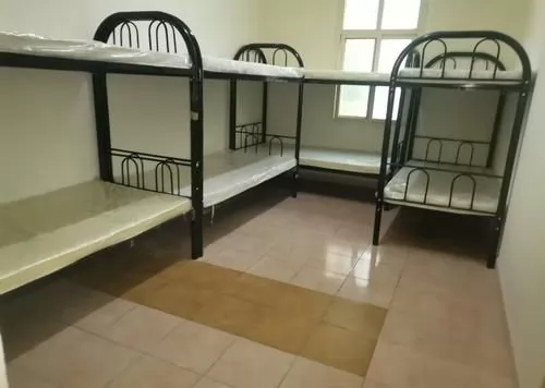 Wohn Klaar eigendom 3 Schlafzimmer U/F Arbeitslager  zu vermieten in Dubai #45456 - 1  image 
