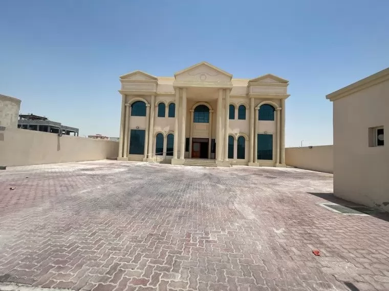 Residential Ready Property 2+maid Bedrooms U/F Villa in Compound  for sale in  SH-21  ,  Al-Shamkhah  ,  Abu-Dhabi #45705 - 1  image 