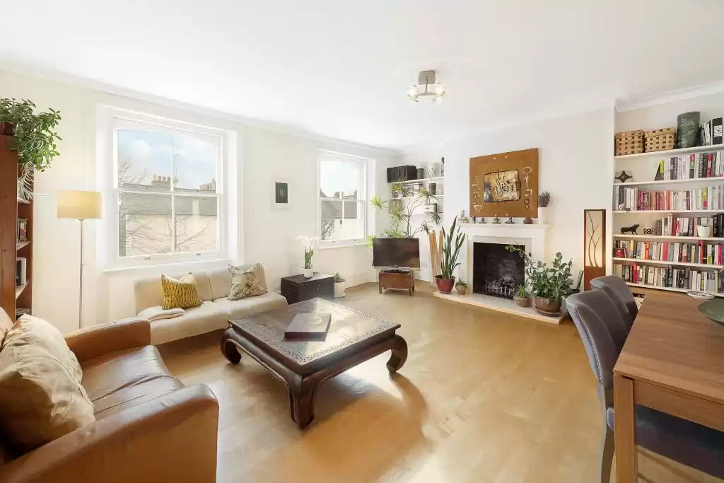 Residential Ready Property 2 Bedrooms U/F Penthouse  for sale in London , Greater-London , England #46001 - 1  image 