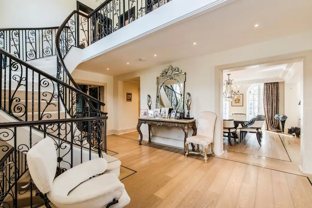 Residential Ready Property 4 Bedrooms F/F Building  for sale in London , Greater-London , England #46182 - 1  image 