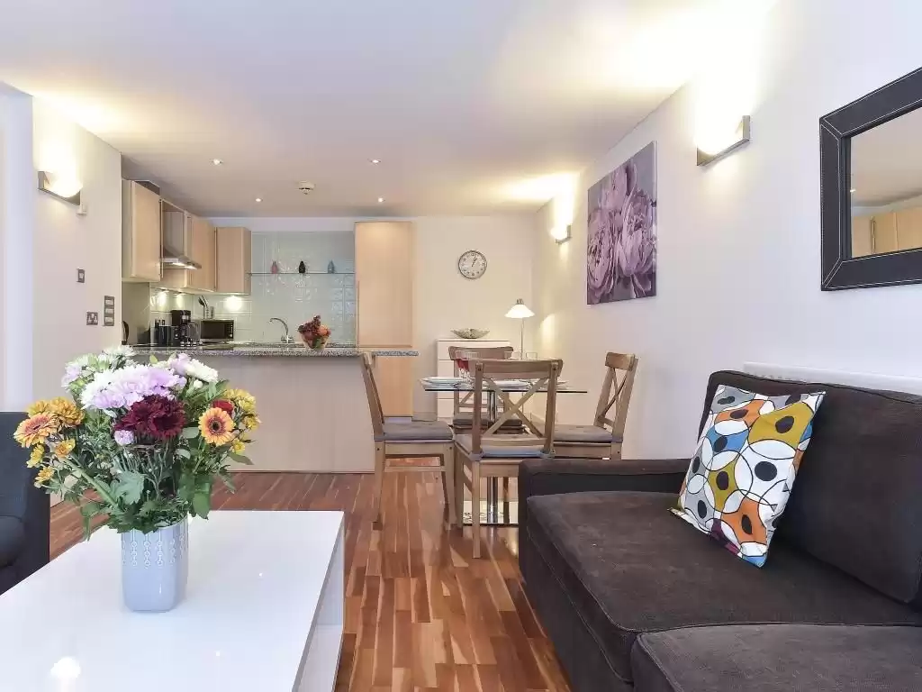 Residential Ready Property 3 Bedrooms U/F Hotel Apartments  for sale in London , Greater-London , England #46206 - 1  image 