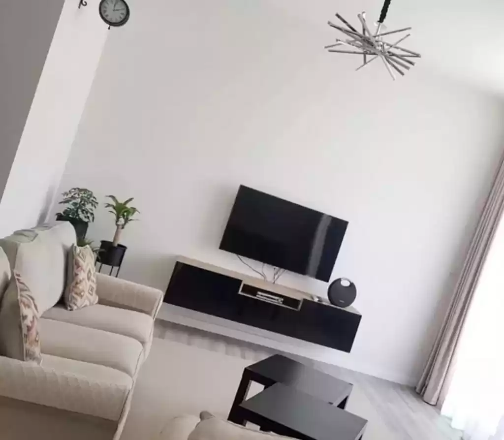 Residential Ready Property 2 Bedrooms F/F Apartment  for rent in Dubai #46463 - 1  image 
