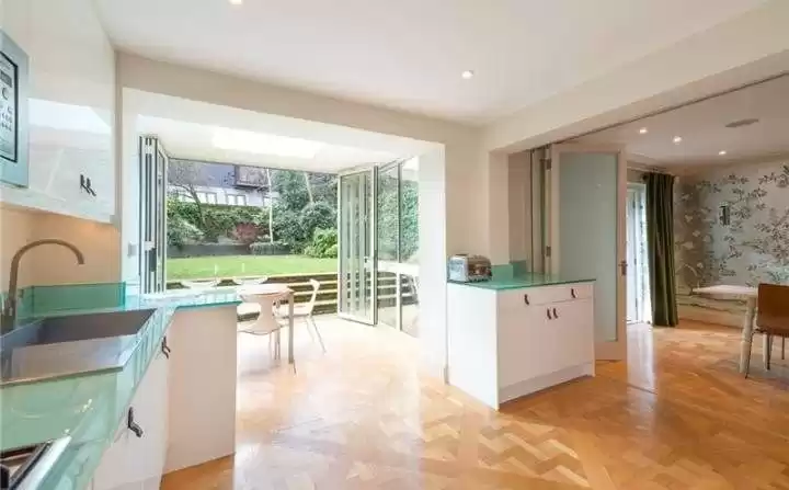 Residential Ready Property 1 Bedroom F/F Bulk Units  for rent in London , Greater-London , England #46748 - 1  image 