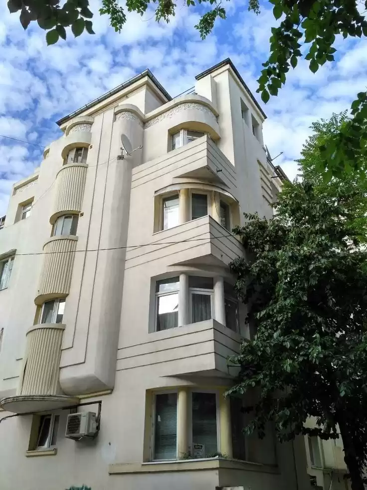 Residential Ready Property 7+ Bedrooms U/F Tower  for rent in London , Greater-London , England #46829 - 1  image 