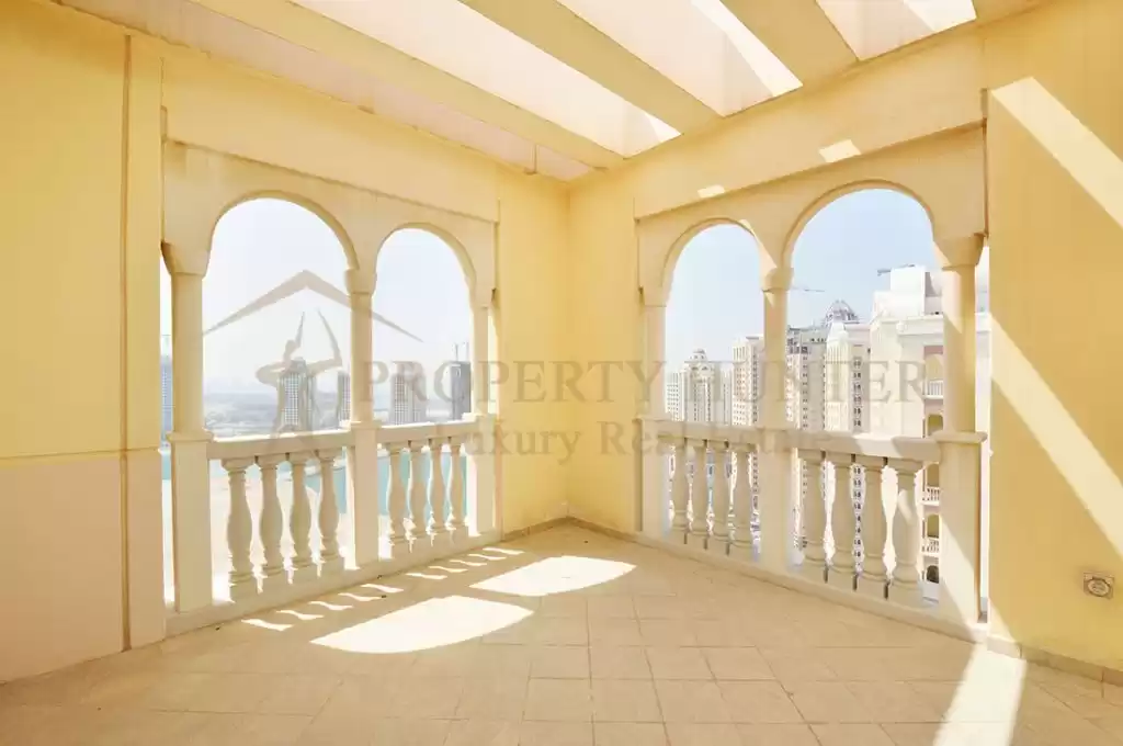 Жилой Готовая недвижимость 4+комнаты для горничных С/Ж Пентхаус  продается в Аль-Садд , Доха #47093 - 1  image 