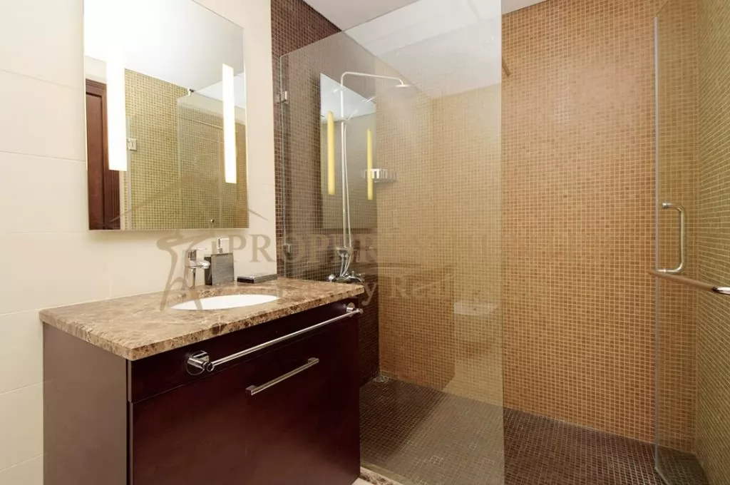 Residential Ready 2 Bedrooms S/F Apartment  for sale in The-Pearl-Qatar , Doha-Qatar #47095 - 10  image 