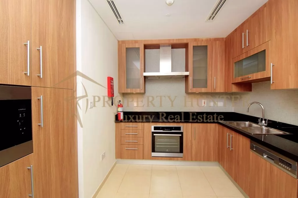 Residential Ready 2 Bedrooms S/F Apartment  for sale in The-Pearl-Qatar , Doha-Qatar #47095 - 6  image 