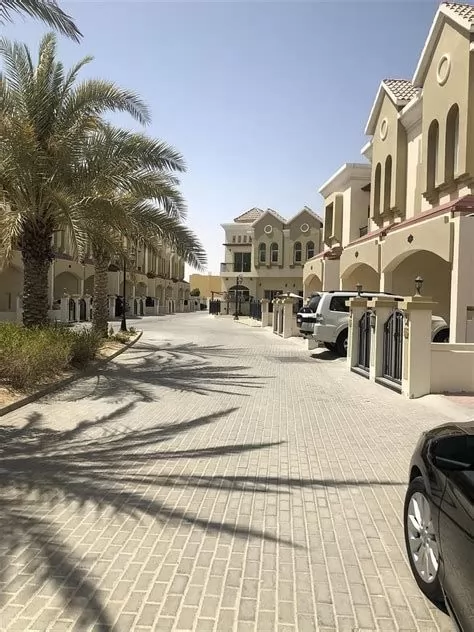 住宅 就绪物业 2 间卧室 楼/楼 联排别墅  出售 在 迪拜 #47137 - 1  image 