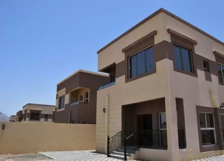 Residential Ready Property 3 Bedrooms F/F Townhouse  for sale in Dubai #47139 - 1  image 