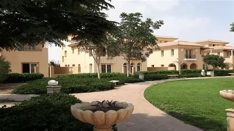 Residential Ready Property 1 Bedroom F/F Townhouse  for sale in Dubai #47152 - 1  image 