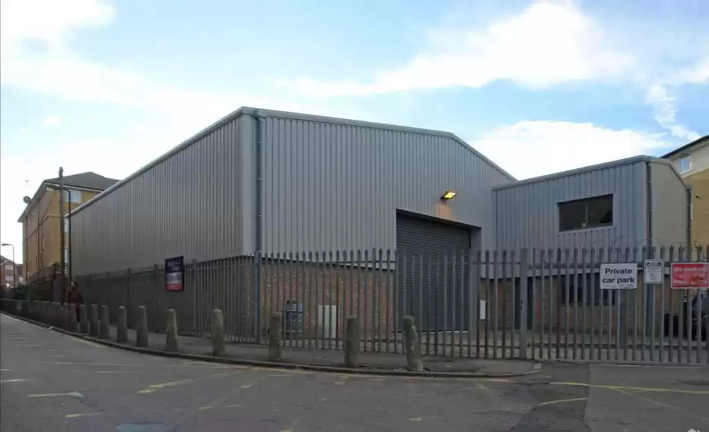 Commercial Ready Property U/F Warehouse  for sale in London , Greater-London , England #47577 - 1  image 