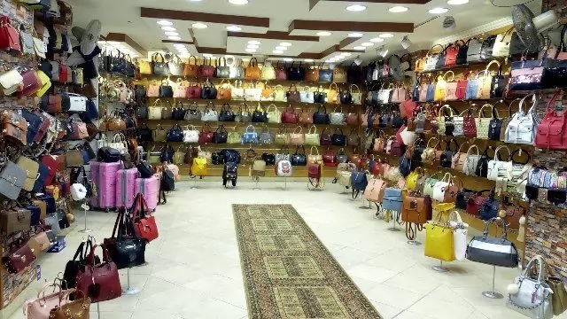 Commercial Propriété prête F / F Vente au détail  a louer au Dubai #48093 - 1  image 