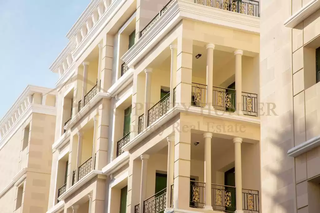 yerleşim Plan Dışı 1 yatak odası F/F Apartman  satılık içinde Al Sadd , Doha #48136 - 1  image 