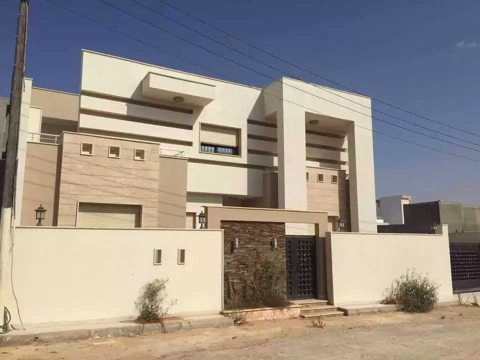 سكني عقار جاهز 6 غرف  نصف مفروش دوبلكس  للإيجار في محافظة بغداد #49346 - 1  صورة 