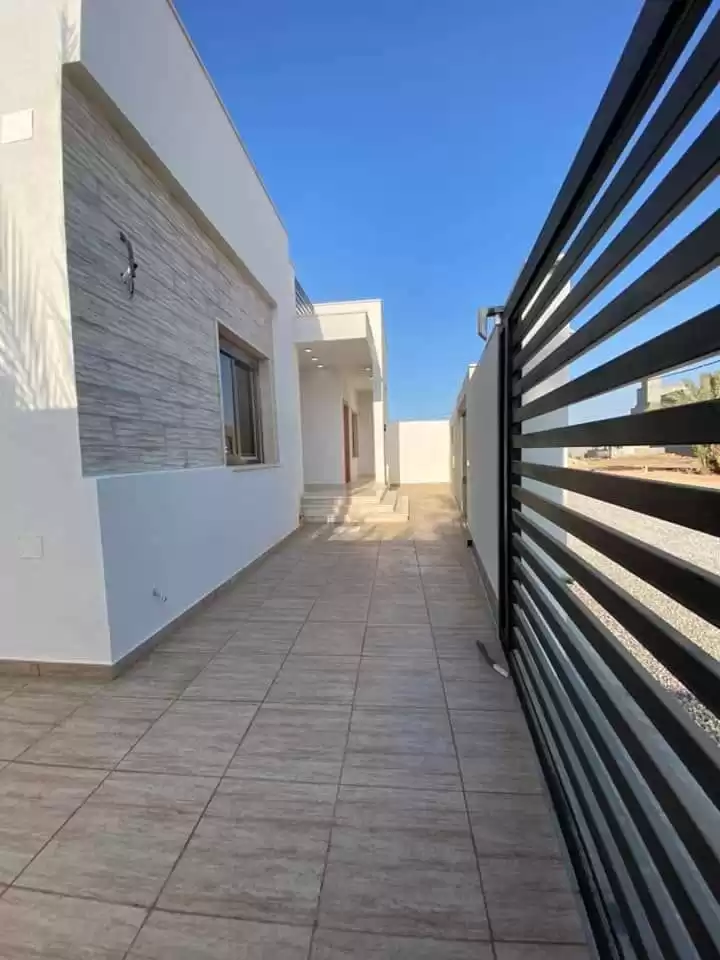 Residencial Listo Propiedad 4 + habitaciones de servicio S / F Dúplex  venta en Gobernación de Bagdad #49743 - 1  image 