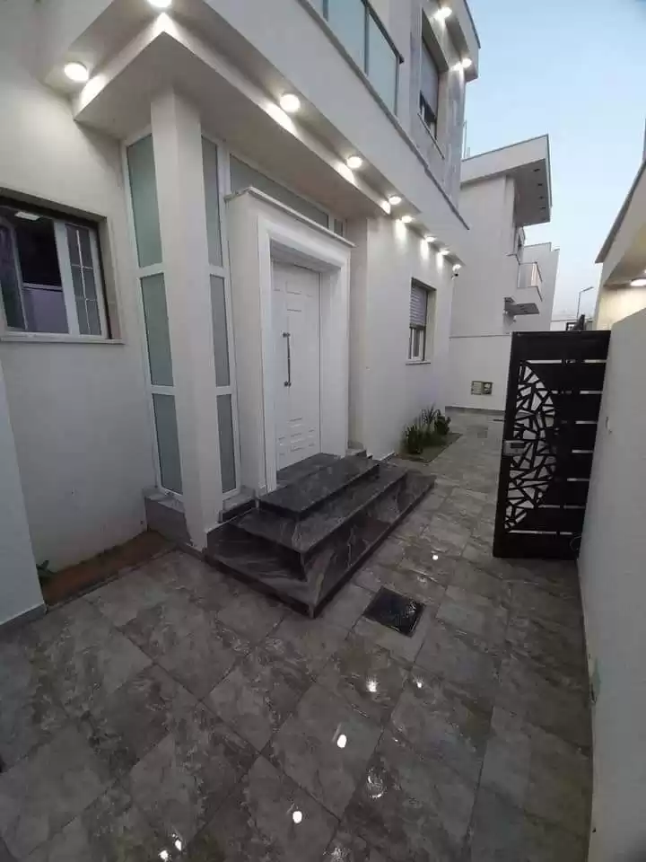 سكني عقار جاهز 5 غرف  مفروش دوبلكس  للبيع في محافظة بغداد #49744 - 1  صورة 