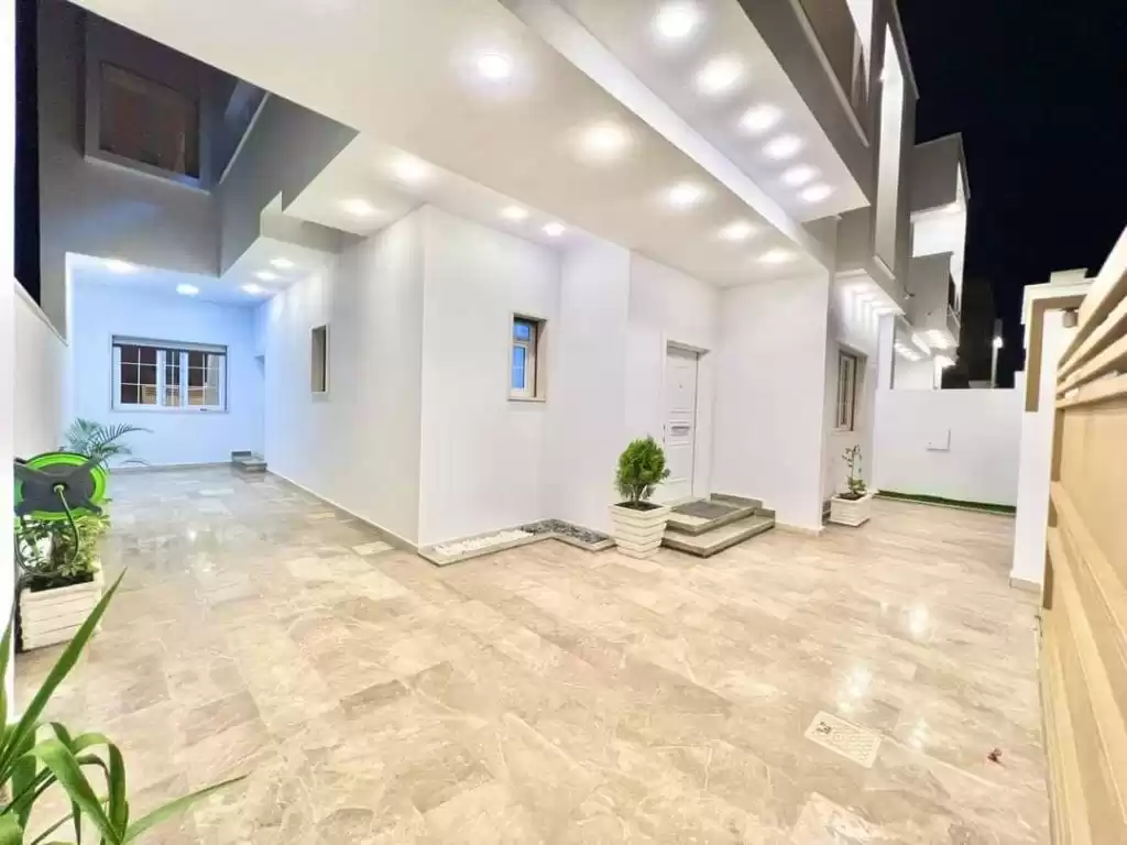 Residencial Listo Propiedad 4 + habitaciones de servicio S / F Dúplex  venta en Gobernación de Bagdad #49761 - 1  image 