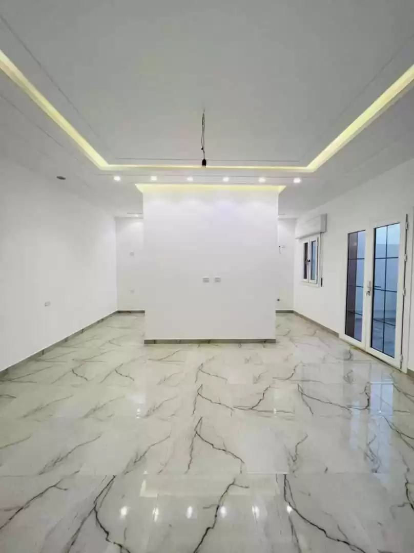 سكني عقار جاهز 2 + غرفة خادمة غير مفروش شقة  للبيع في محافظة بغداد #49781 - 1  صورة 