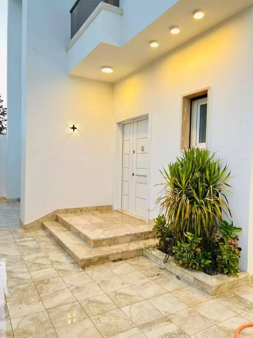 Residencial Listo Propiedad 4 + habitaciones de servicio U / F Dúplex  venta en Gobernación de Bagdad #49791 - 1  image 