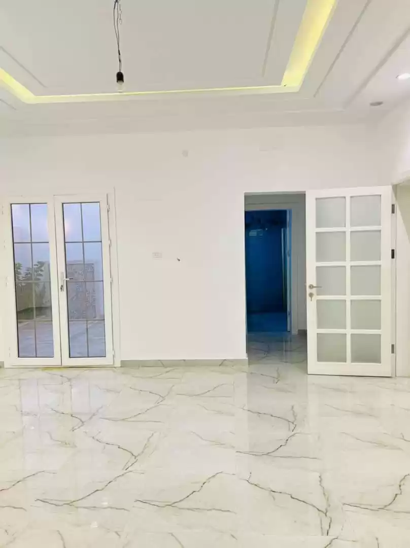 Résidentiel Propriété prête 2 chambres S / F Appartement  à vendre au Gouvernorat de Bagdad #49797 - 1  image 