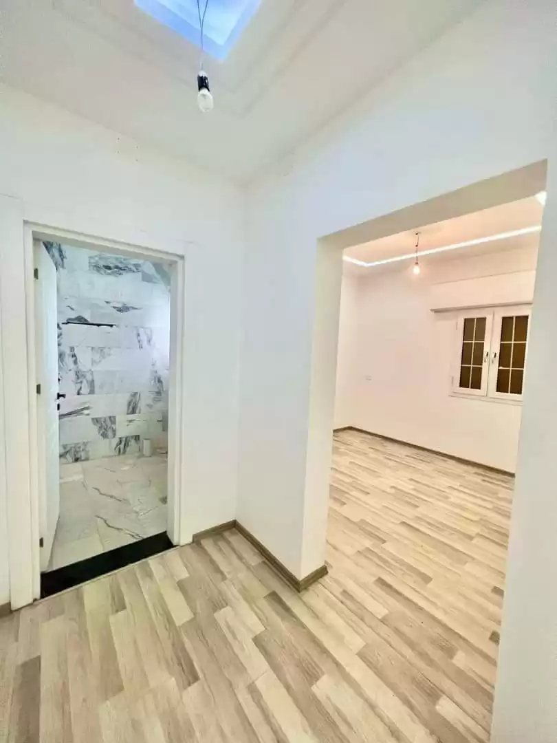 سكني عقار جاهز 2 + غرفة خادمة غير مفروش شقة  للبيع في محافظة بغداد #49800 - 1  صورة 