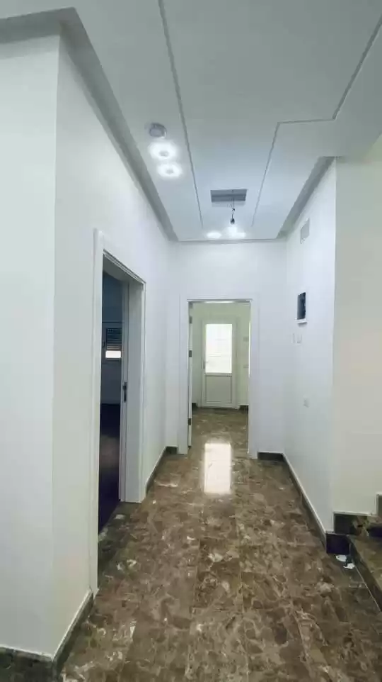 Residential Ready Property 2+maid Bedrooms U/F Apartment  for rent in Baghdad Governorate #49812 - 1  image 