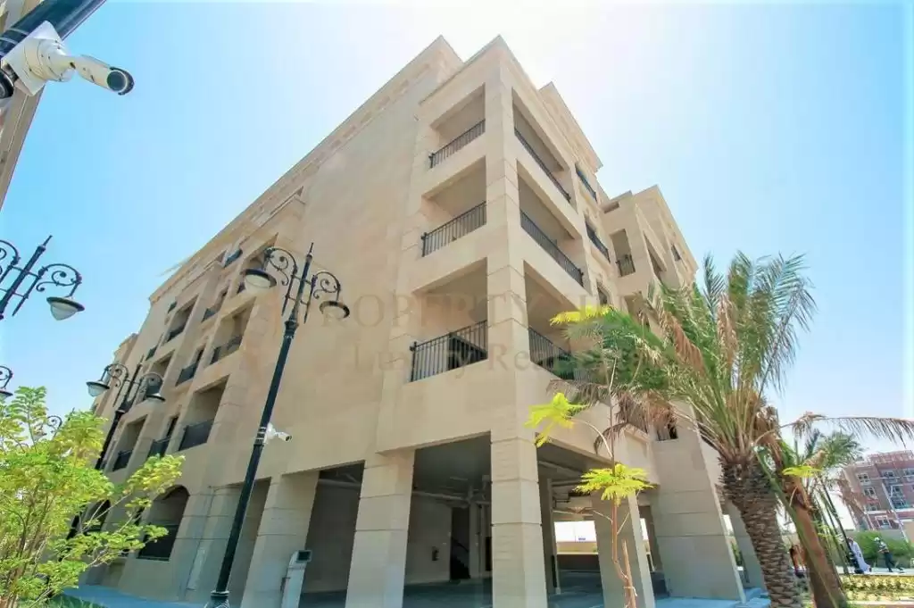 Жилой Готовая недвижимость 1 спальня С/Ж Квартира  продается в Аль-Садд , Доха #49813 - 1  image 