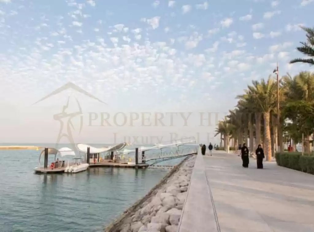 Wohn Außerplanmäßig 2 Schlafzimmer F/F Wohnung  zu verkaufen in Al Sadd , Doha #49886 - 1  image 
