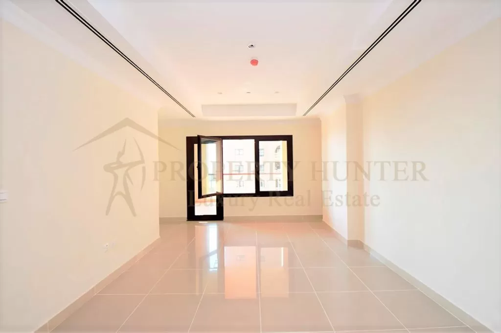 Residential Ready Property 1 Bedroom S/F Apartment  for sale in The-Pearl-Qatar , Doha-Qatar #50085 - 5  image 