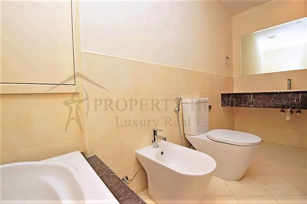 Residential Ready Property 1 Bedroom S/F Apartment  for sale in The-Pearl-Qatar , Doha-Qatar #50085 - 9  image 