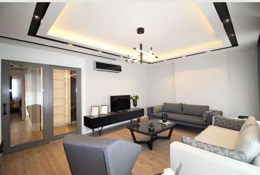 Жилой Готовая недвижимость 2 спальни Н/Ф Квартира  продается в Умм Лехба , Доха #50630 - 1  image 