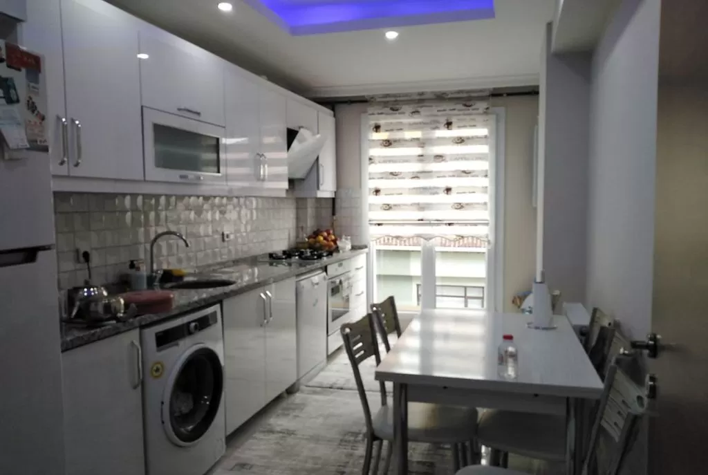 Жилой Готовая недвижимость 2 спальни Н/Ф Квартира  продается в Умм Салал #51278 - 1  image 