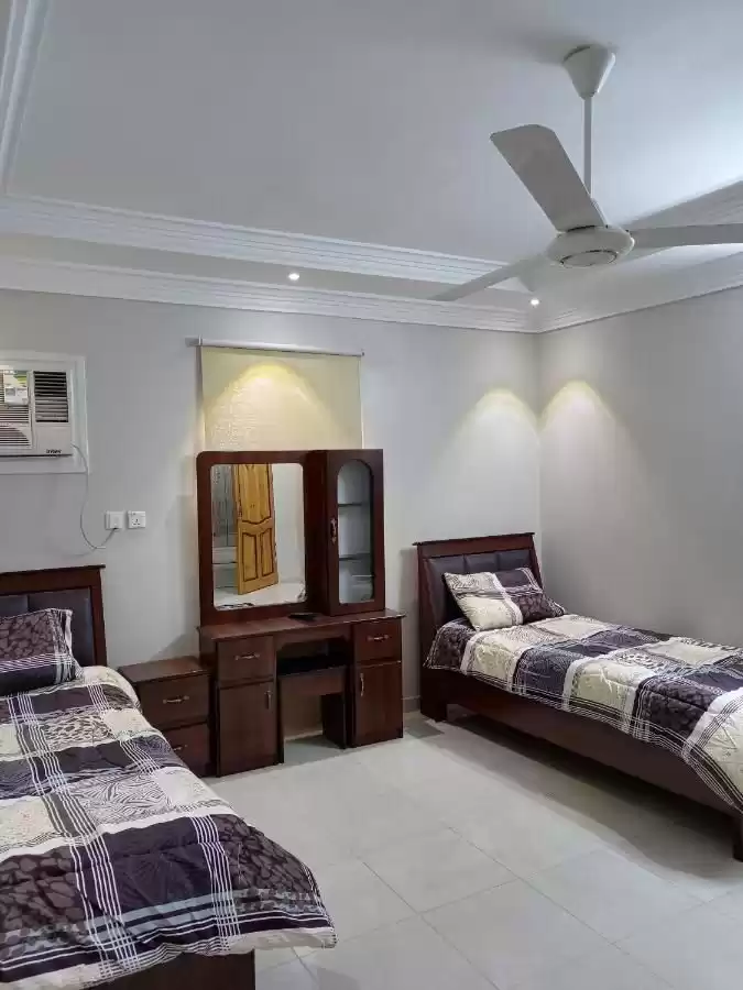 yerleşim Hazır Mülk 2 yatak odası U/F Apartman  satılık içinde Ümmü Birka , Al Khor #51426 - 1  image 
