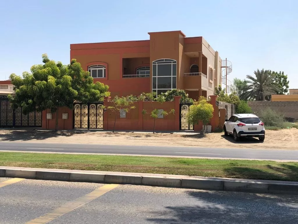 Résidentiel Propriété prête 3 + femme de chambre F / F Villa à Compound  a louer au Charjah #51683 - 1  image 