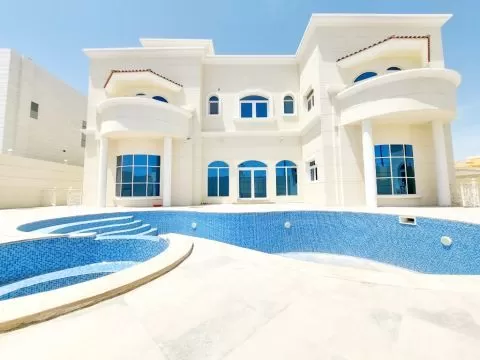 yerleşim Hazır Mülk 4 Yatak Odası F/F Müstakil Villa  kiralık içinde Bur Dubai , Dubai #51766 - 1  image 