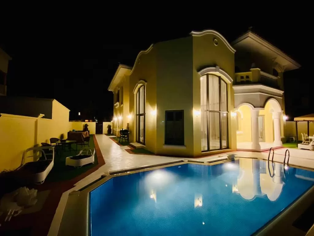 Résidentiel Propriété prête 4 chambres F / F Villa autonome  a louer au Bur Dubaï , Dubai #51767 - 1  image 