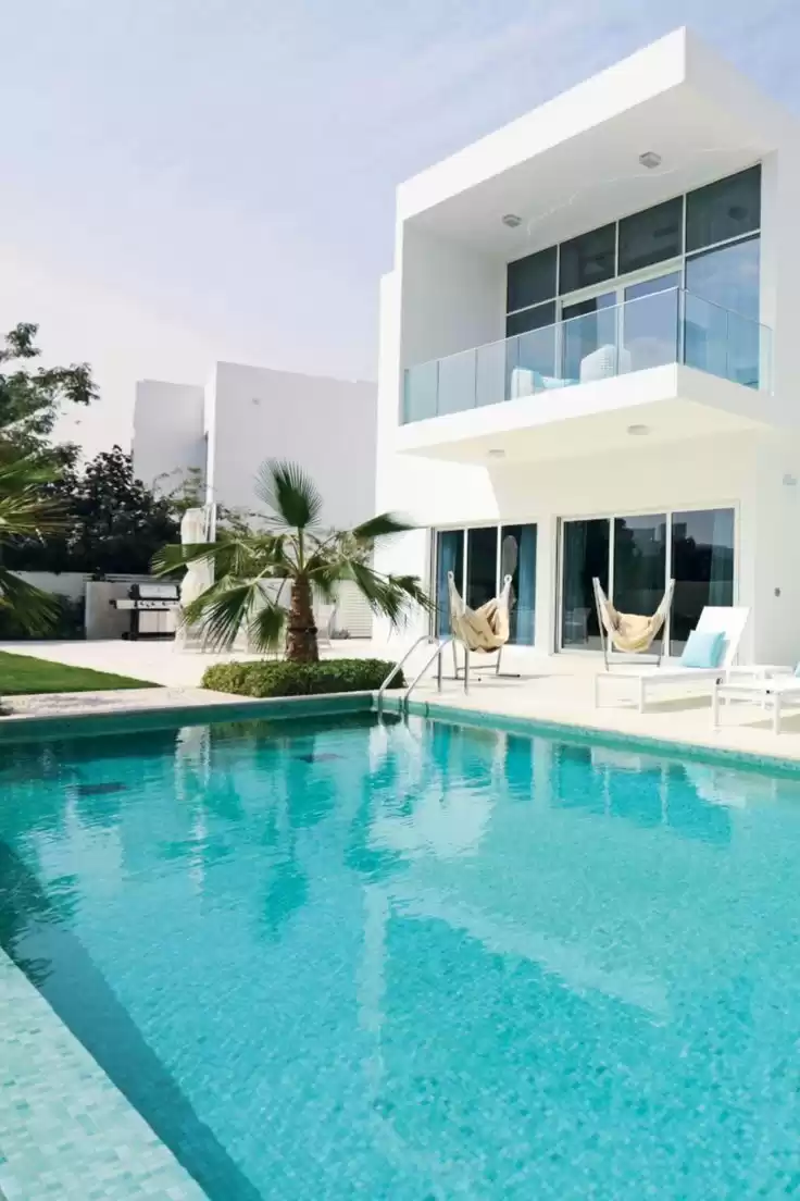 Wohn Klaar eigendom 4 Schlafzimmer F/F Alleinstehende Villa  zu vermieten in Bur Dubai , Dubai #52094 - 1  image 