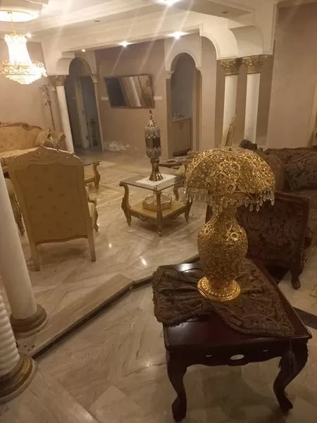 Wohn Klaar eigendom 2 Schlafzimmer U/F Alleinstehende Villa  zu verkaufen in Abu Dhabi #52163 - 1  image 