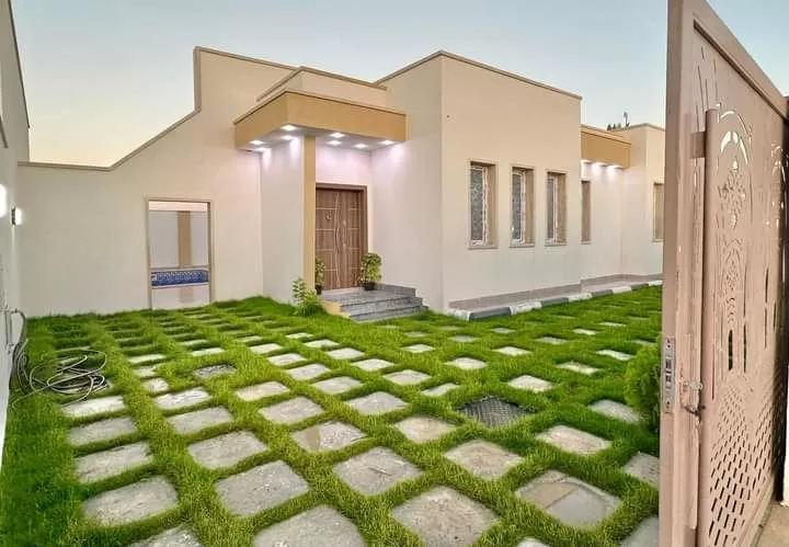 Residencial Listo Propiedad 2 + habitaciones de servicio U / F Villa Standerlone  venta en Abu Dhabi #52188 - 1  image 