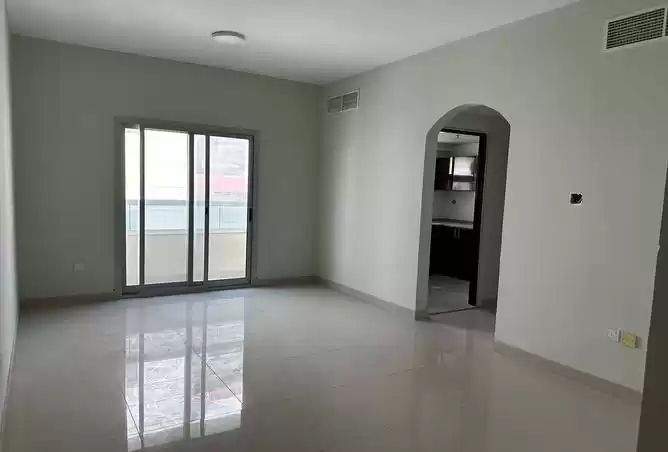 Residential Ready Property 3 Bedrooms U/F Apartment  for rent in Abu Dhabi #52210 - 1  image 